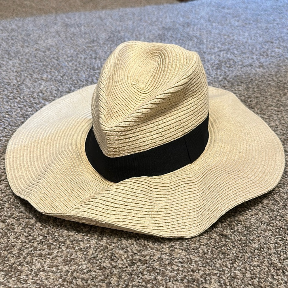 L*Space sun hat
